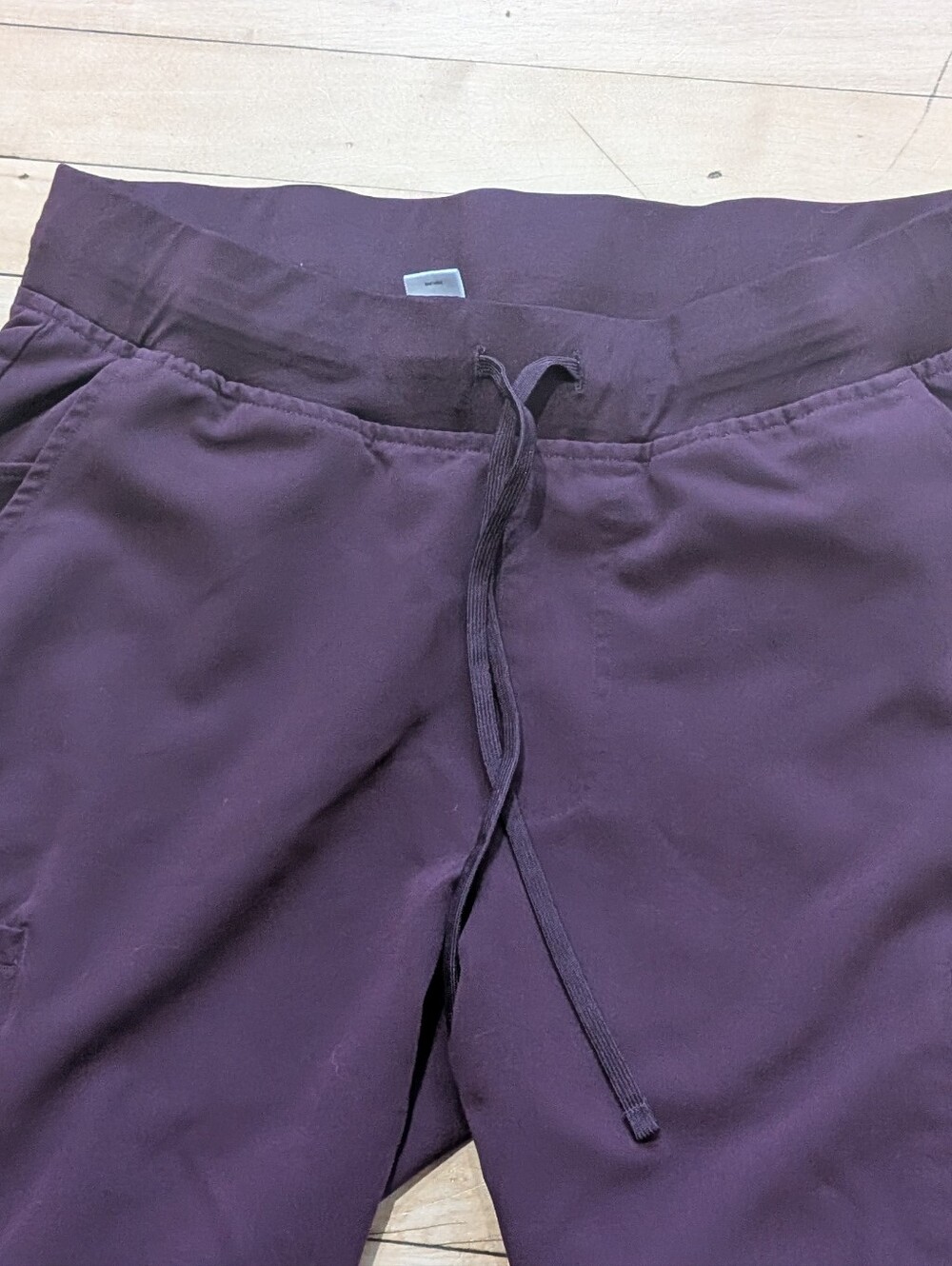 Women's Mandala Scrub Pants size Medium Maroon